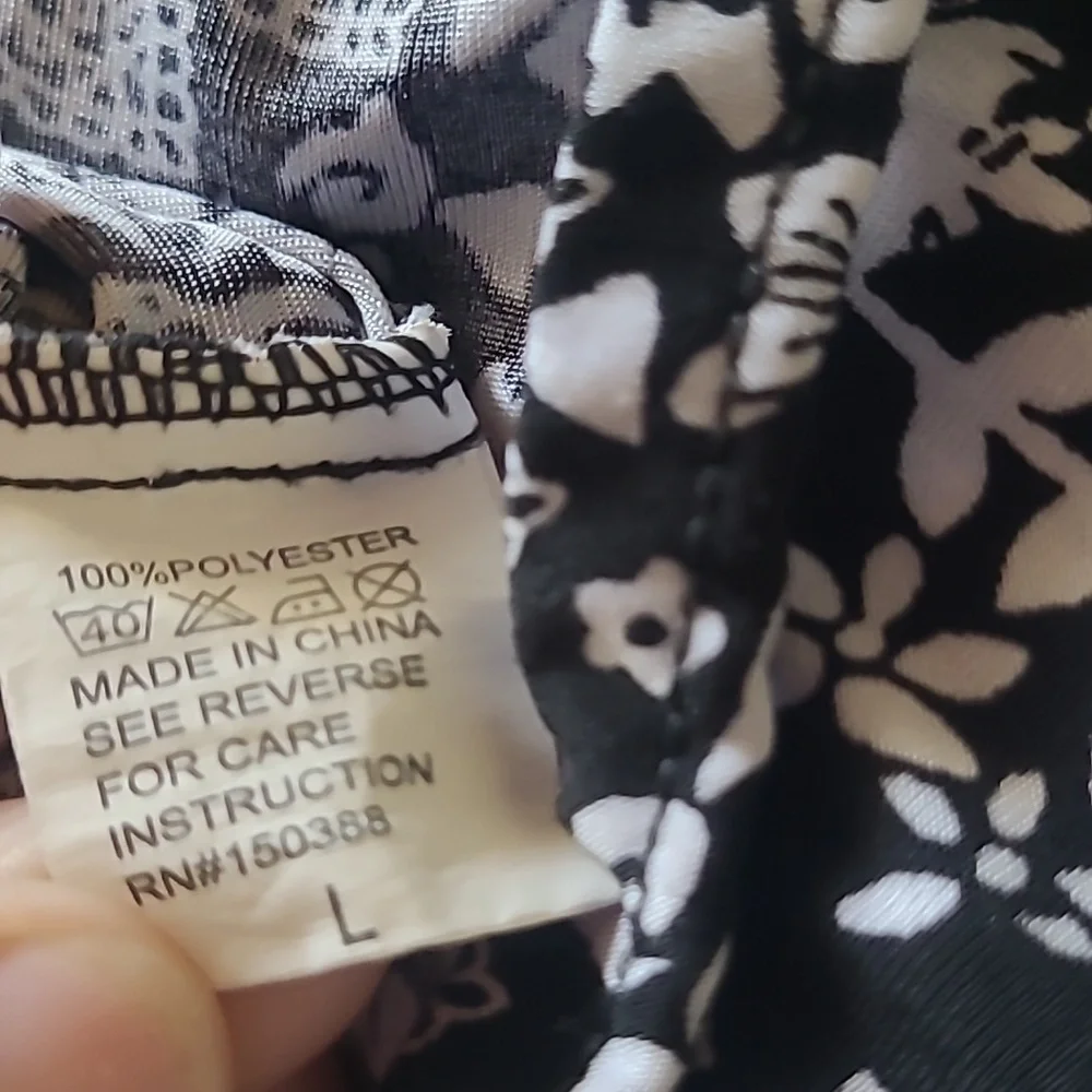 Seven Islands Black and White Patterned Maxi Dress. Size L - Picture 8 of 8